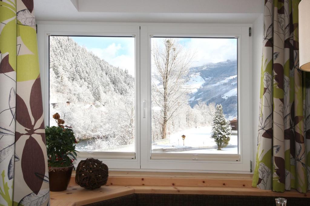 Appartements Alpenkristall Zell am Ziller Ruang foto
