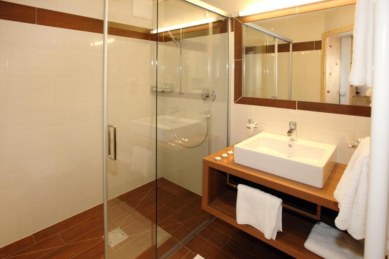 Appartements Alpenkristall Zell am Ziller Ruang foto